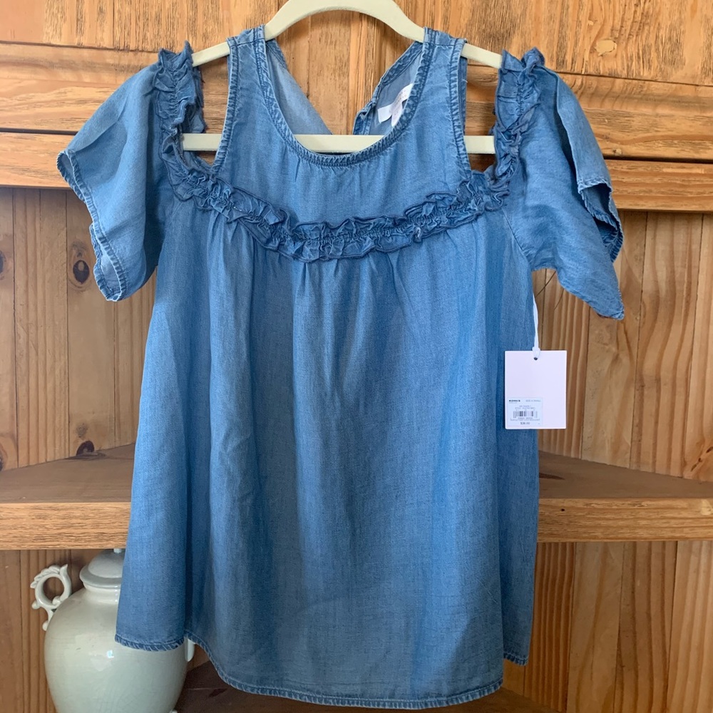 XS Lauren Conrad ruffled shoulder shirt